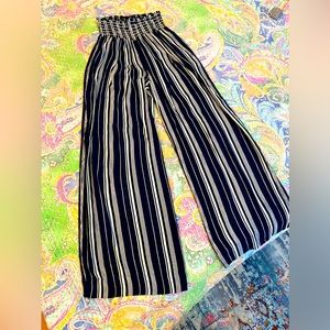 Woman’s Aqua pant. Size S